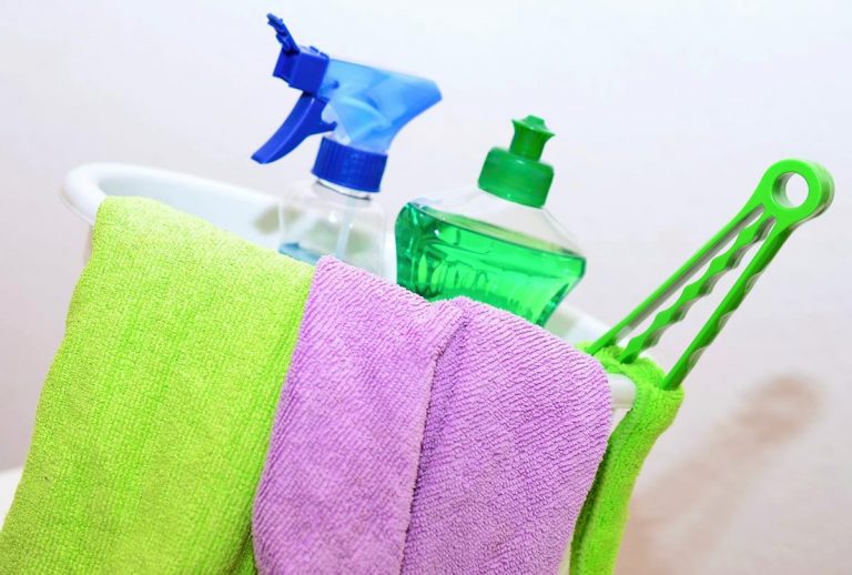 Usługi pralnia i czyszczenie: Pielęgnacja ubrań i tekstyliów
